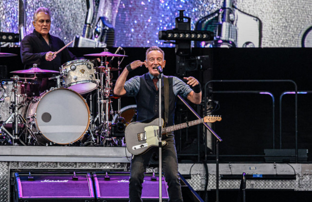 Bruce Springsteen Cancels Four European Dates Due To Vocal Issues – Doctor’s Orders